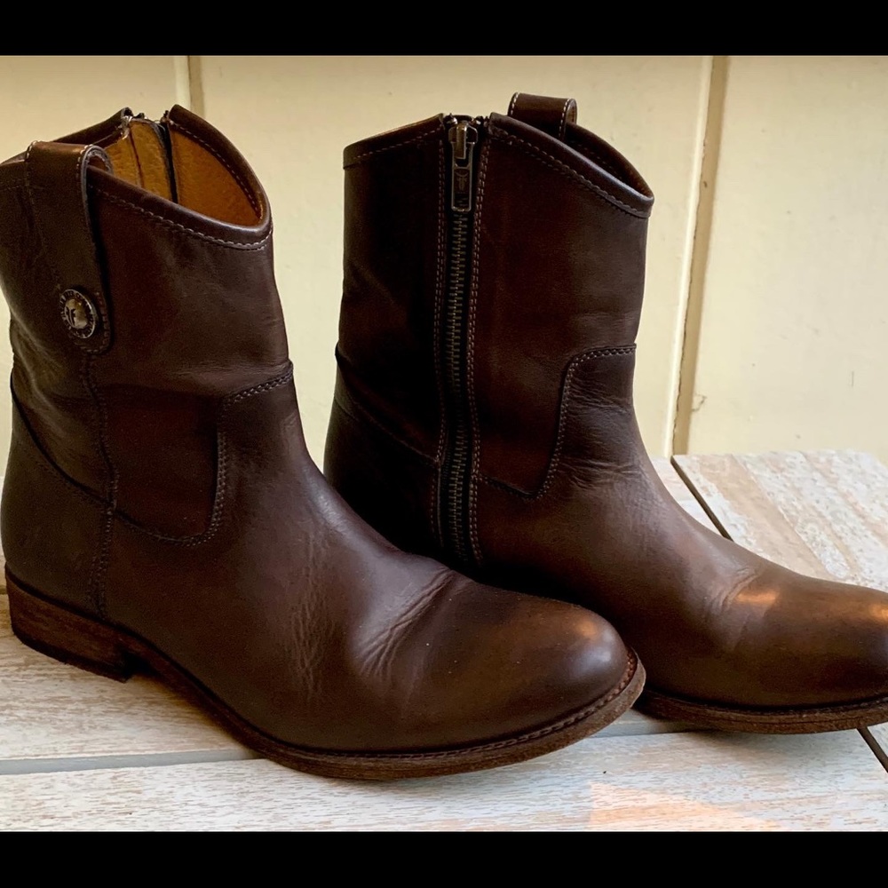 Brown Leather Ankle Frye Boots Size 8B Great Condition